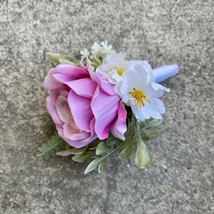 Rózsaszín vőlegény kitűző