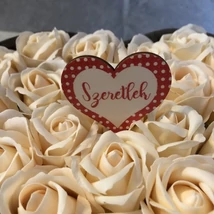 Szeretlek felirat - Piros, pöttyös, szív alakú