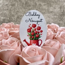 Piros tulipános Boldog Nőnapot felirat