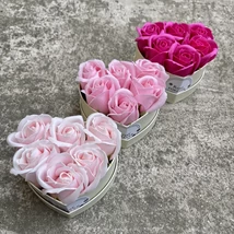 Hármas csomagajánlat - 3 dbrózsaszín rózsabox, krém, szív alakú, dobozban