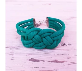 Csomózott karkötők