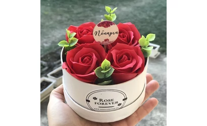 Nőnapi ajándékok - céges ajándékötletek a Rose forevertől