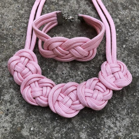 Halvány rózsaszín, csomózott szett