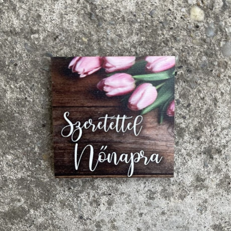 Nőnapi rózsás, kerek hűtőmágnes